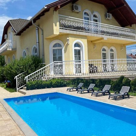 Royal Villa Балатонфюред Экстерьер фото